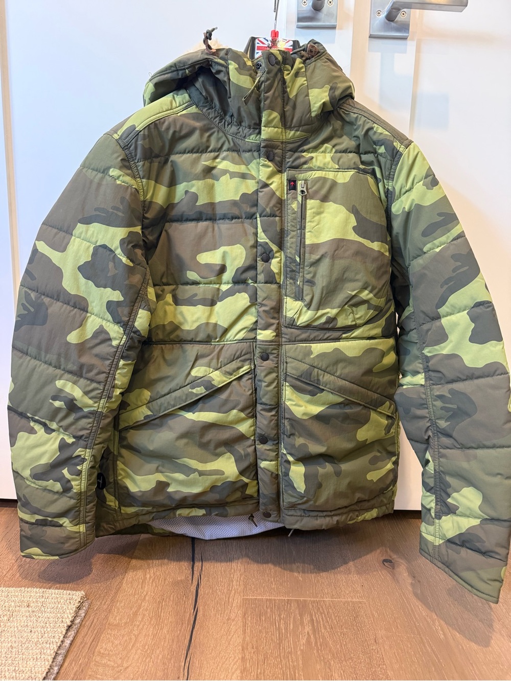 Relwen Men's Camouflage Puffer Jacket with Hood Size L - Green Camouflage
